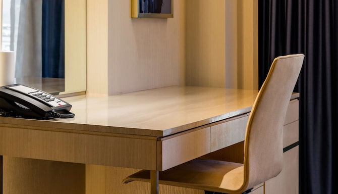 The Diplomat Radisson Blu Hotel, Residence & Spa, Manama - Work Station