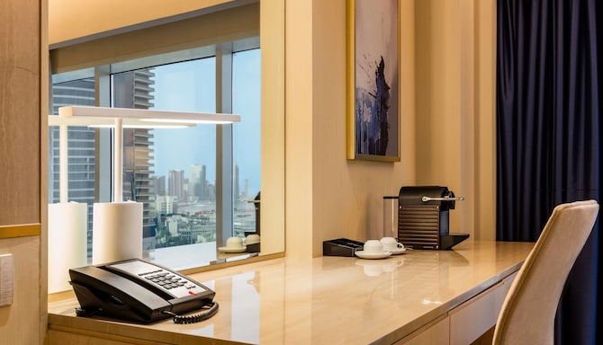 The Diplomat Radisson Blu Hotel, Residence & Spa, Manama - Work Station