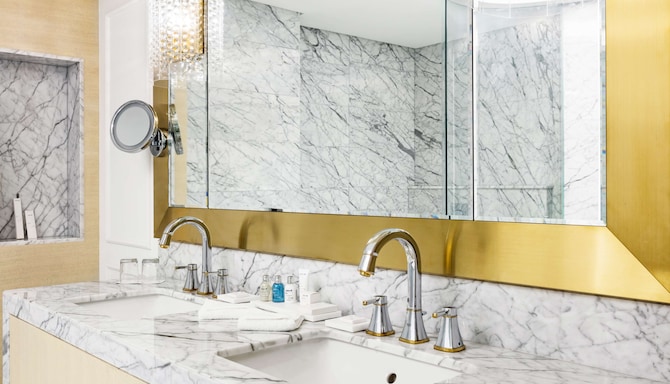 The Diplomat Radisson Blu Hotel, Residence & Spa, Manama - Bathroom