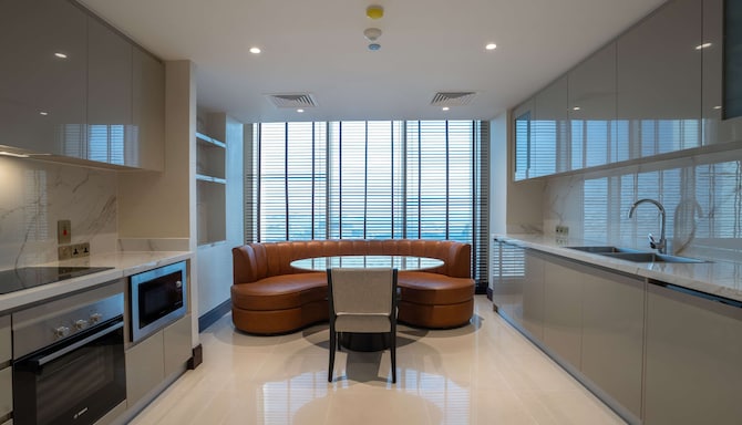 The Diplomat Radisson Blu Hotel, Residence & Spa, Manama - جناح مطبخ / مطبخ صغير