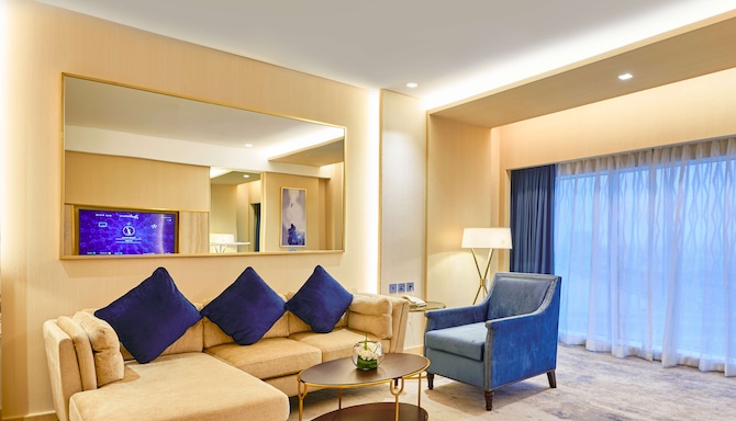 The Diplomat Radisson Blu Hotel, Residence & Spa, Manama - جناح