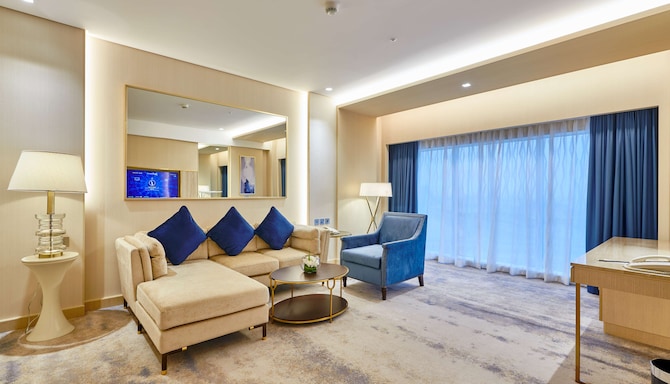 The Diplomat Radisson Blu Hotel, Residence & Spa, Manama - جناح