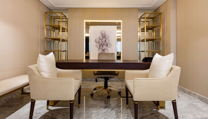 The Diplomat Radisson Blu Hotel, Residence & Spa, Manama - Work Station