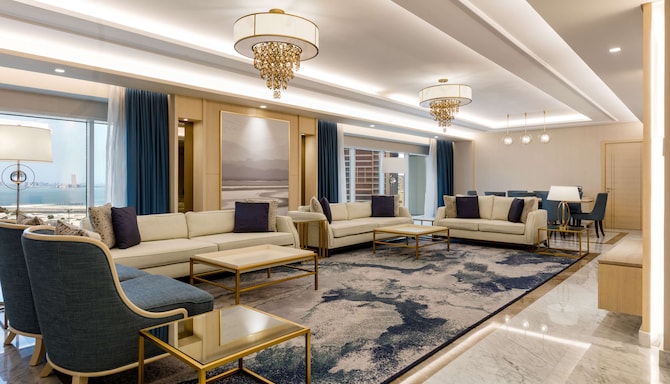 The Diplomat Radisson Blu Hotel, Residence & Spa, Manama - Living Room