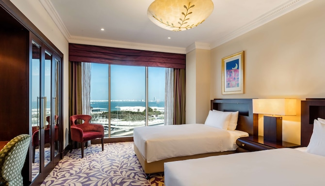 Elegant rooms and suites in Manama | Radisson Hotels