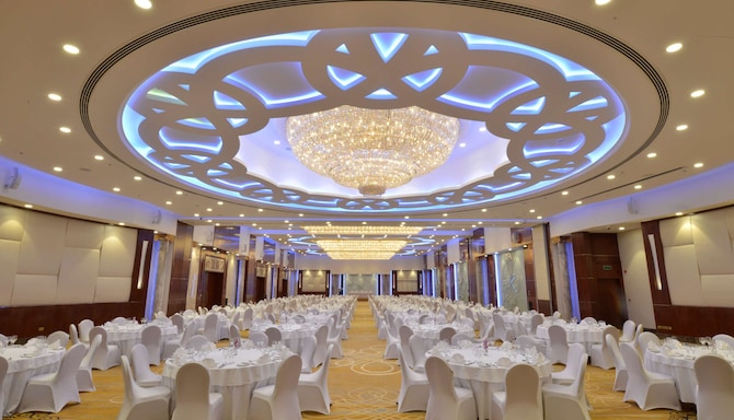 The Diplomat Radisson Blu Hotel, Residence and Spa, Manama - Grand Ambassador Ballroom Wedding