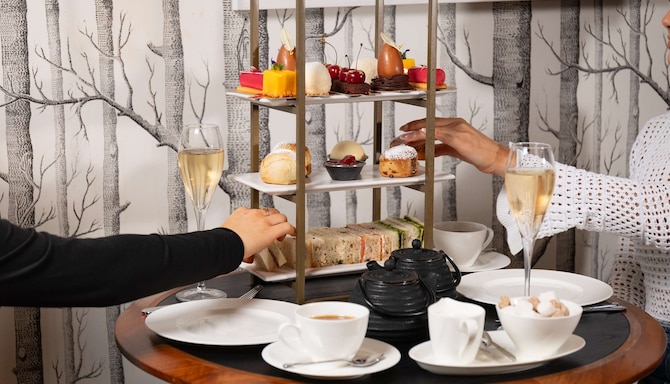 The Edwardian Manchester, A Radisson Collection Hotel - The Library Champagne Bar - Easter Afternoon Tea