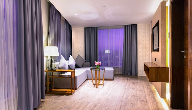 The Elite Narasapura, a member of Radisson Individuals - Executive Suite living room