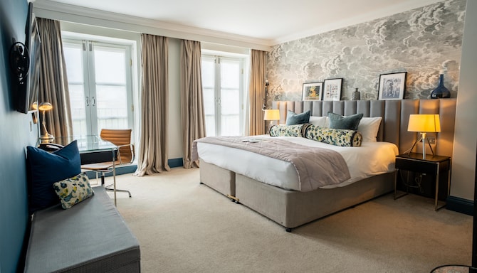The Gonville Hotel, a member of Radisson Individuals - Superior Family Room