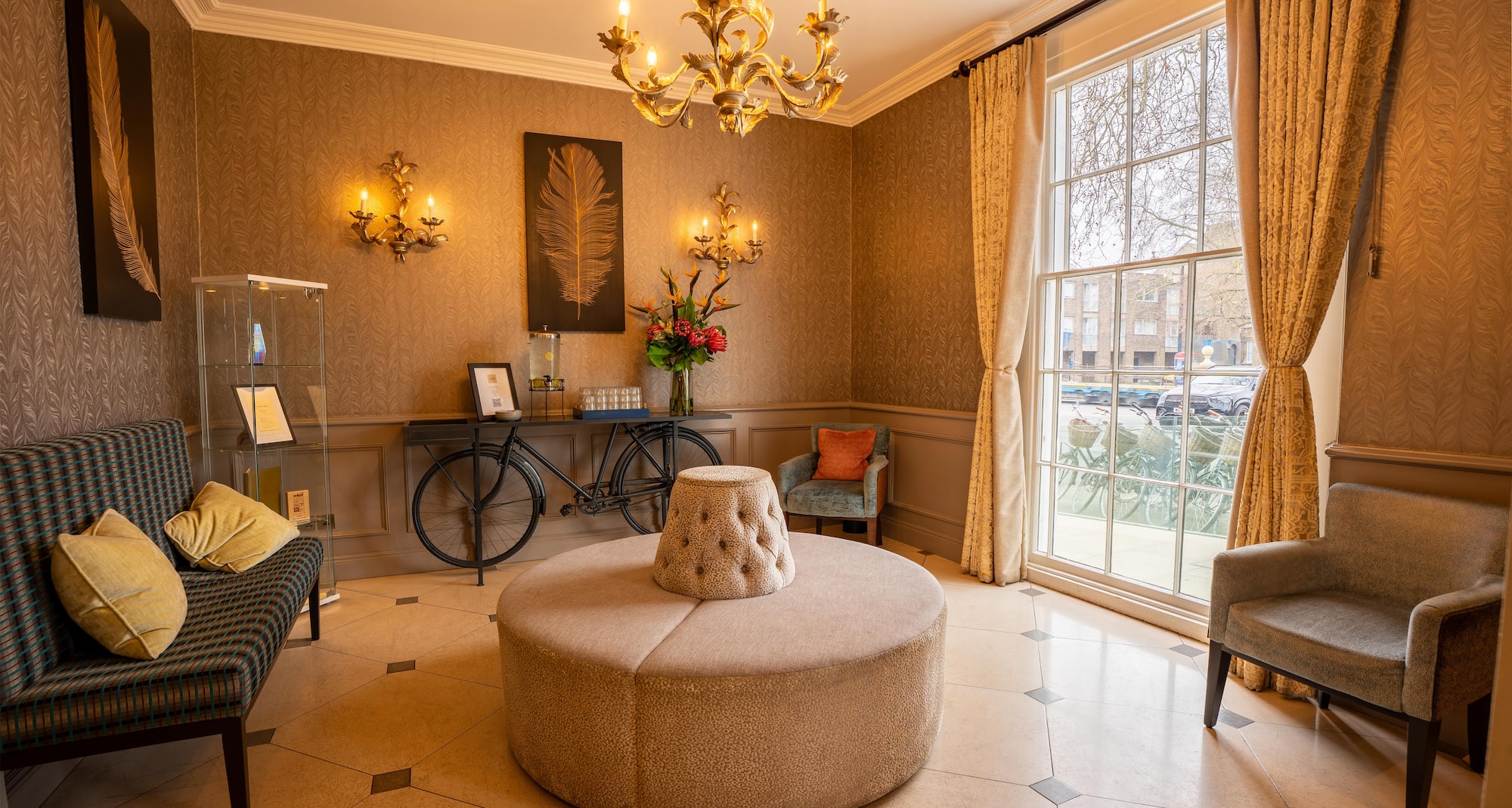 The Gonville Hotel, a member of Radisson Individuals - Reception Welcome Corner