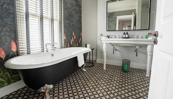 The Gonville Hotel, a member of Radisson Individuals - Gresham Premium Bathroom