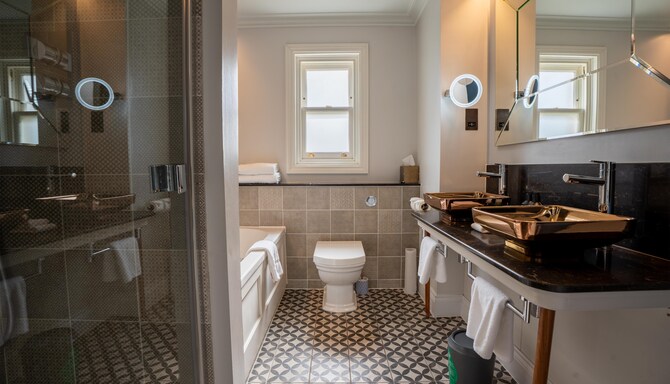 The Gonville Hotel, a member of Radisson Individuals - Gresham Premium Bathroom
