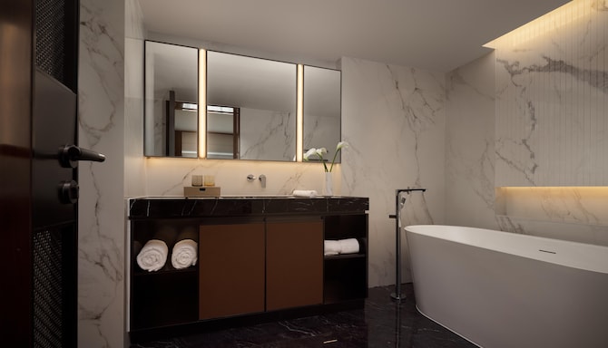 The Kunlun Hua Ting Hotel & Towers, Shanghai - Guest room bath