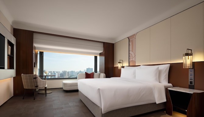 The Kunlun Hua Ting Hotel & Towers, Shanghai - Guest room