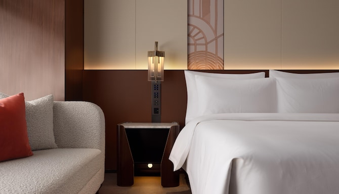 The Kunlun Hua Ting Hotel and Towers, Shanghai - Guest room