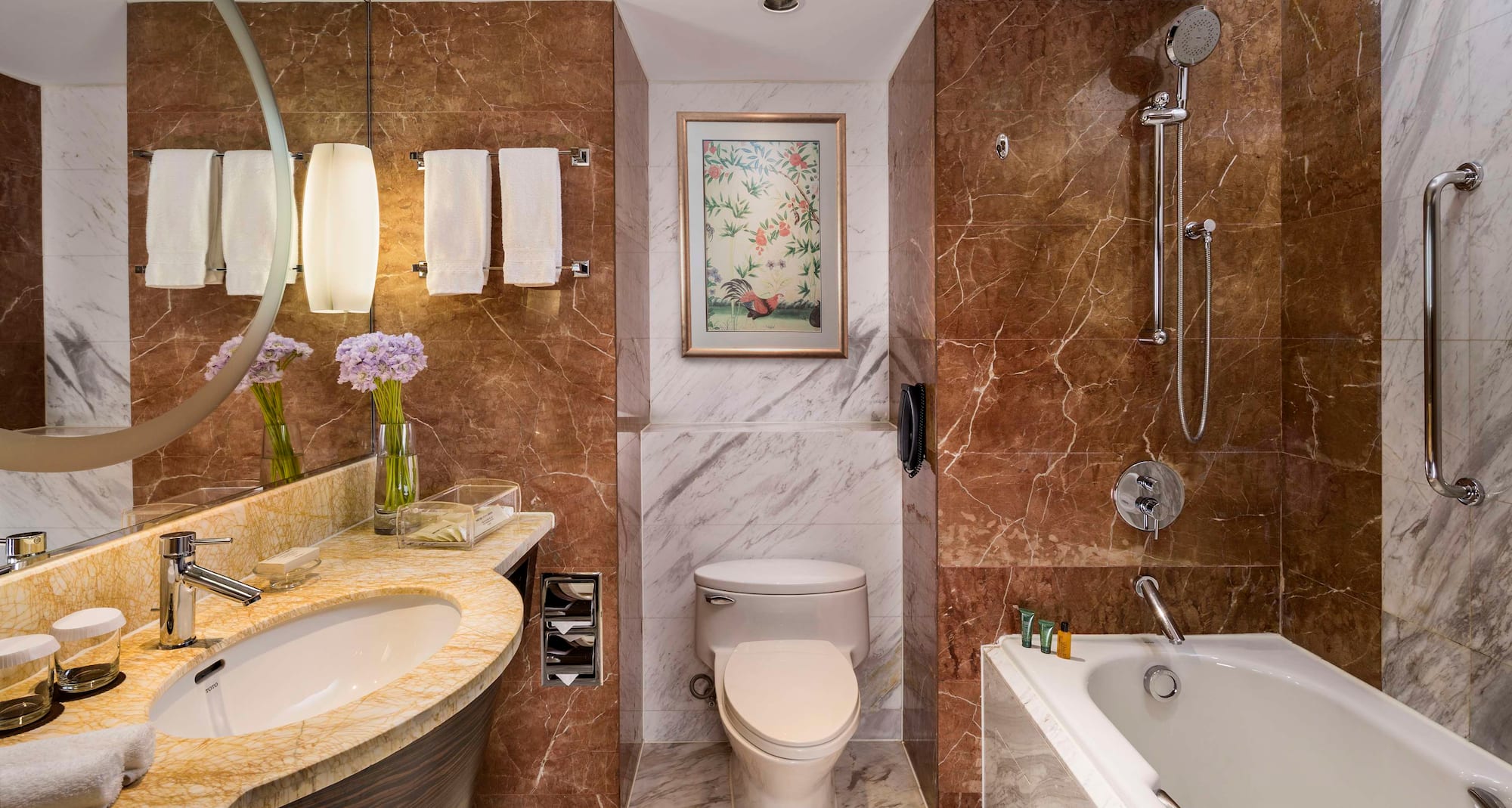 静安昆仑大酒店 - The Kunlun Jing An - Grand Deluxe Room bathroom