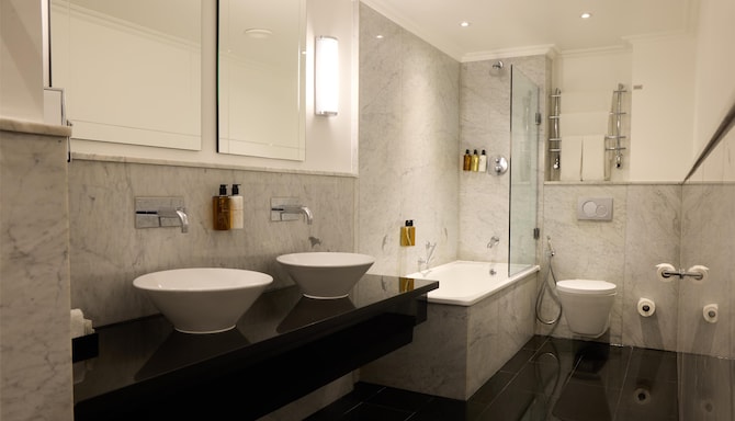 The May Fair, A Radisson Collection Hotel, Mayfair London - Bathroom