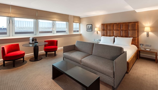 The May Fair, A Radisson Collection Hotel, Mayfair London - Collection Premium Deluxe Room