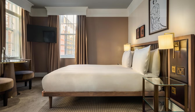 The May Fair, A Radisson Collection Hotel, Mayfair London - Collection Deluxe King Room
