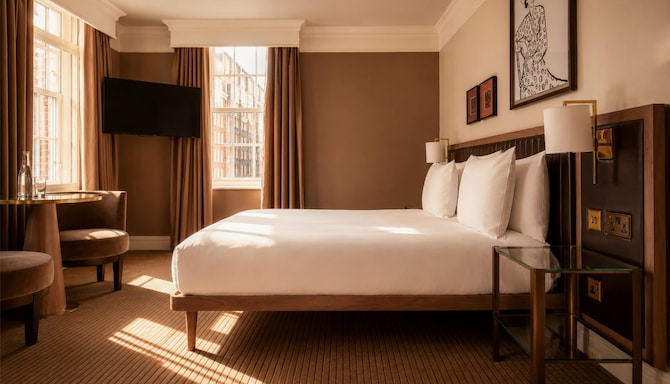 The May Fair, A Radisson Collection Hotel, Mayfair London - Collection Deluxe King Room