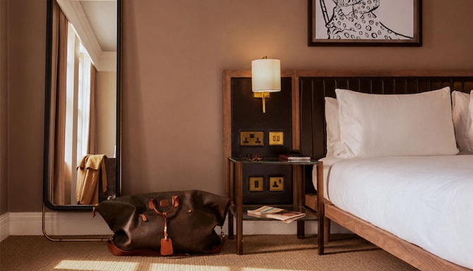 The May Fair, A Radisson Collection Hotel, Mayfair London - Collection Premium Room