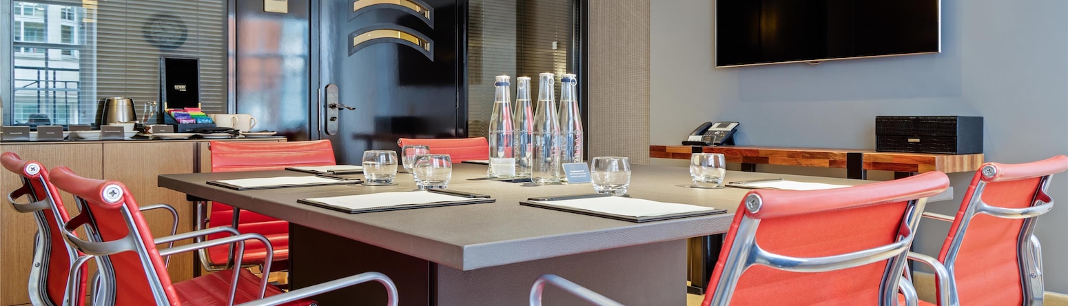 The May Fair, A Radisson Collection Hotel, Mayfair London - Meeting Room - Private Suite 6