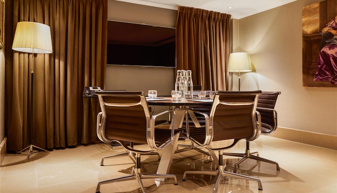 Private Room 10