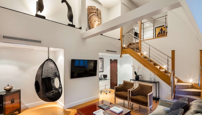 The May Fair London, A Radisson Collection Hotel - Duplex Suite Lounge