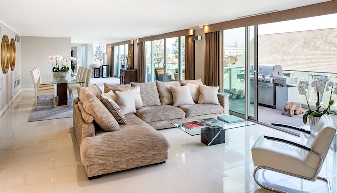 The May Fair, A Radisson Collection Hotel, Mayfair London - Two Bedroom Suite - Lounge