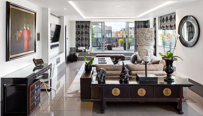 The May Fair, A Radisson Collection Hotel, Mayfair London - One Bedroom Terrace Suite - Lounge