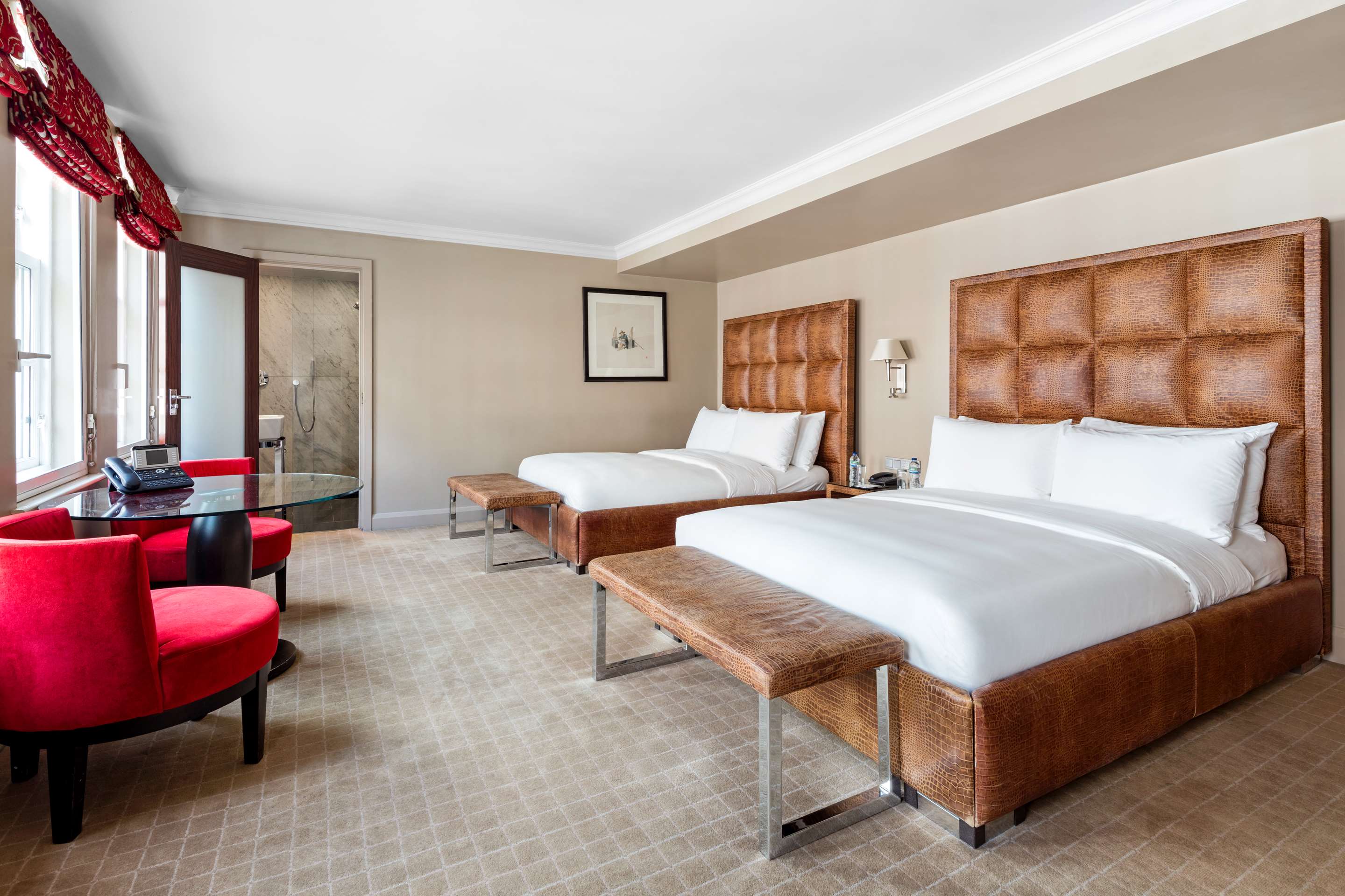 The May Fair Hotel - MAY FAIR bedroom family