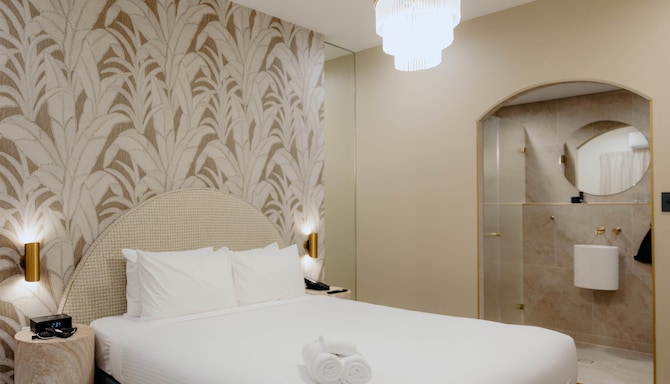 The Merchant Hotel, a member of Radisson Individuals - Superior Room King Bed