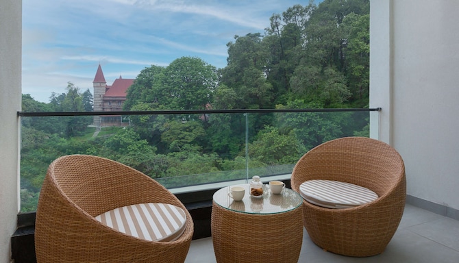 The Oasis Mussoorie, a member of Radisson Individuals - Suite private balcony