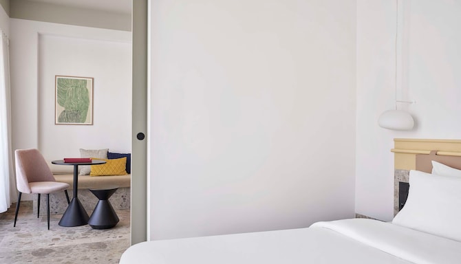 The Social Athens Hotel, a member of Radisson Individuals - Suite with Lycabettus view & terrace