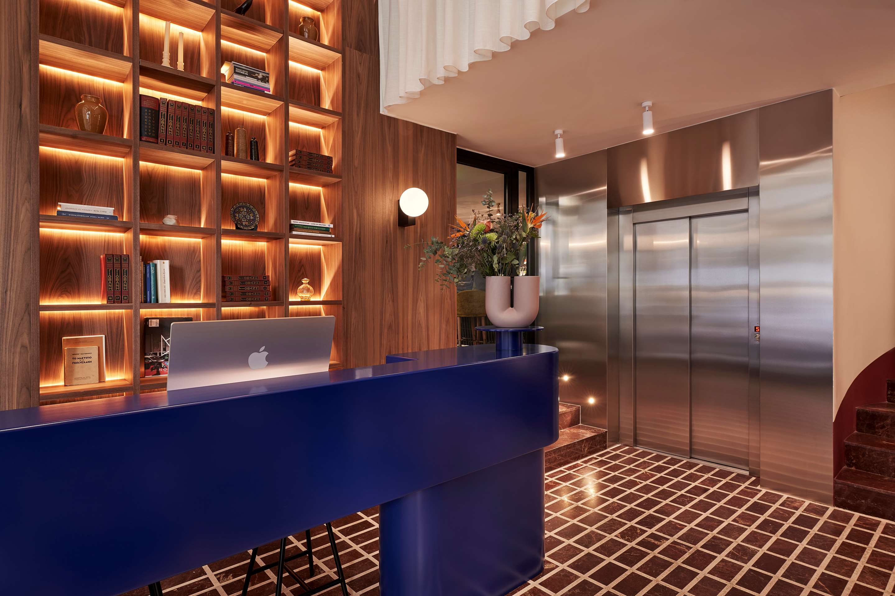 The Social Athens Hotel, a member of Radisson Individuals - Front Desk