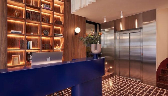 The Social Athens Hotel, a member of Radisson Individuals - Front Desk