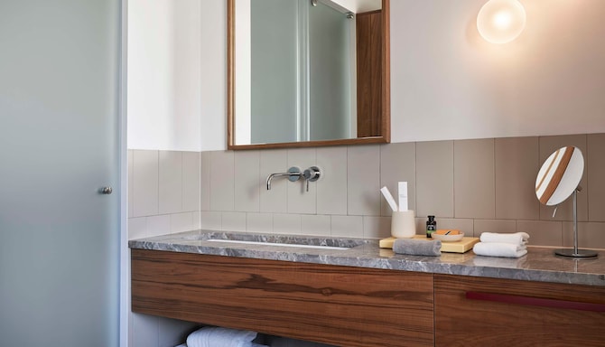 The Social Athens Hotel, a member of Radisson Individuals - Suite with Lycabettus view & terrace