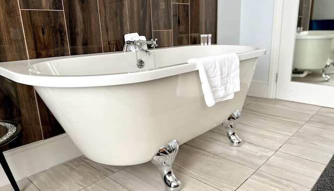The View Hotel Folkestone, a member of Radisson Individuals - Junior Suite Bath
