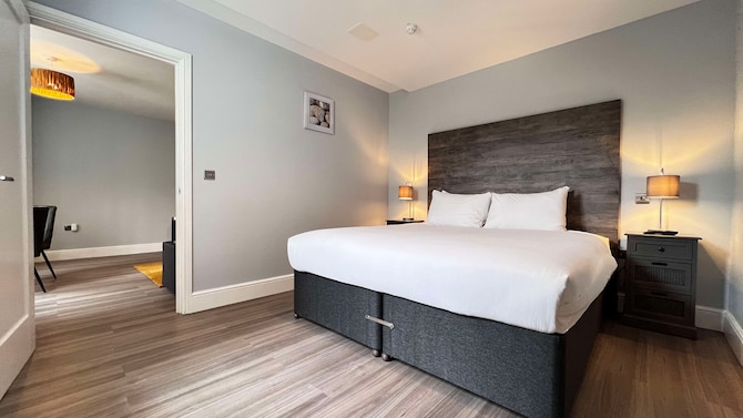 The View Hotel Folkestone, a member of Radisson Individuals - Apartment master bedroom