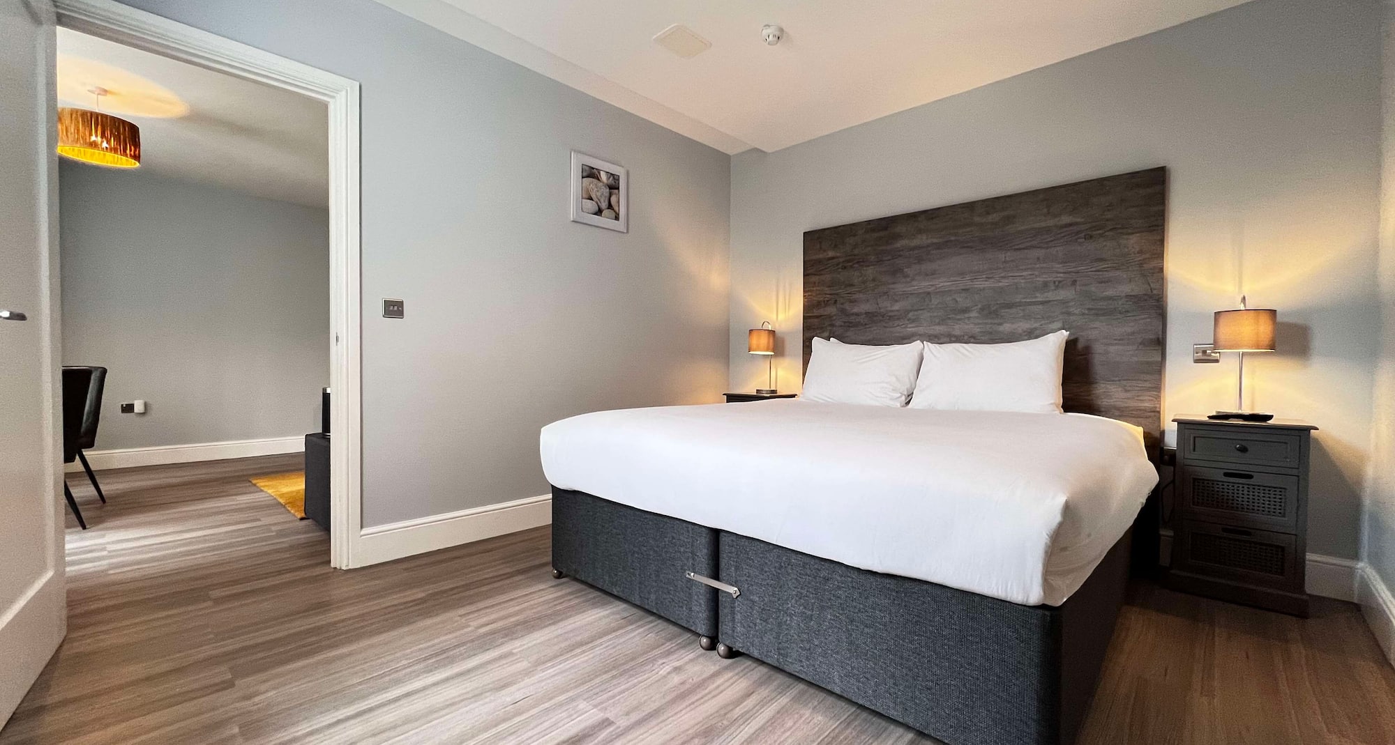 The View Hotel Folkestone, a member of Radisson Individuals - Apartment master bedroom