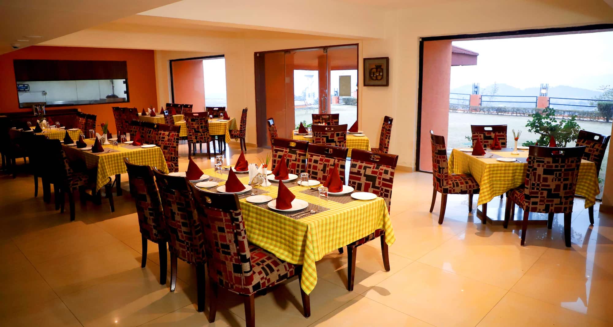 The White Hotel Katra, a member of Radisson Individuals - Valley View Cafe