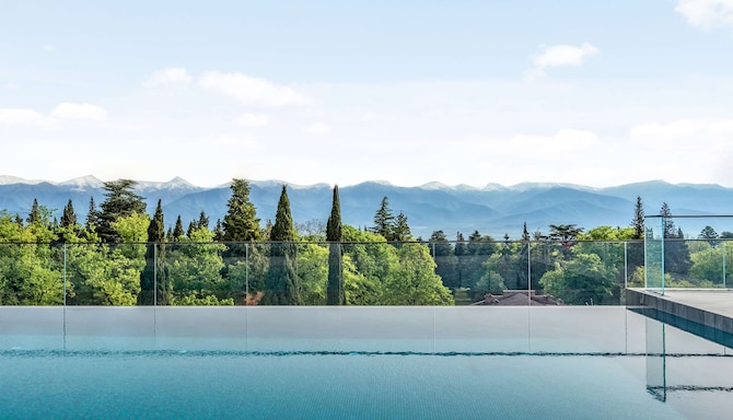 Tsinandali Estate, A Radisson Collection Hotel - Outdoor heated pool