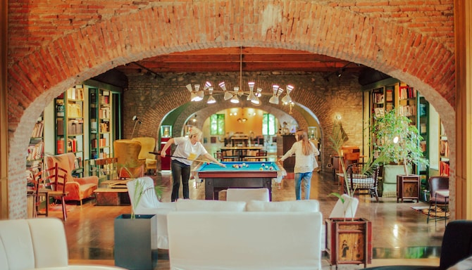 (‏‫Tsinandali Estate, A Radisson Collection Hotel - ביליארד ב-Library Bar