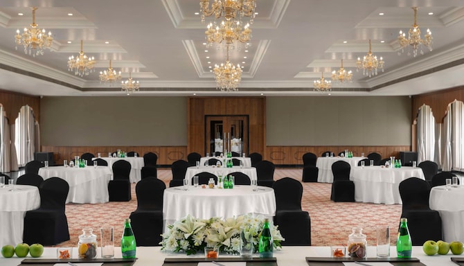 Uday Palace Navsari, a member of Radisson Individuals - Ballroom cabaret set-up