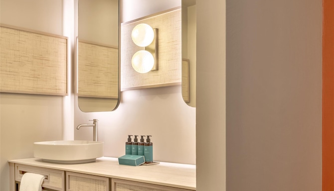 Veridia Resort Sardinia, a member of Radisson Individuals - Baño de la habitación de invitados