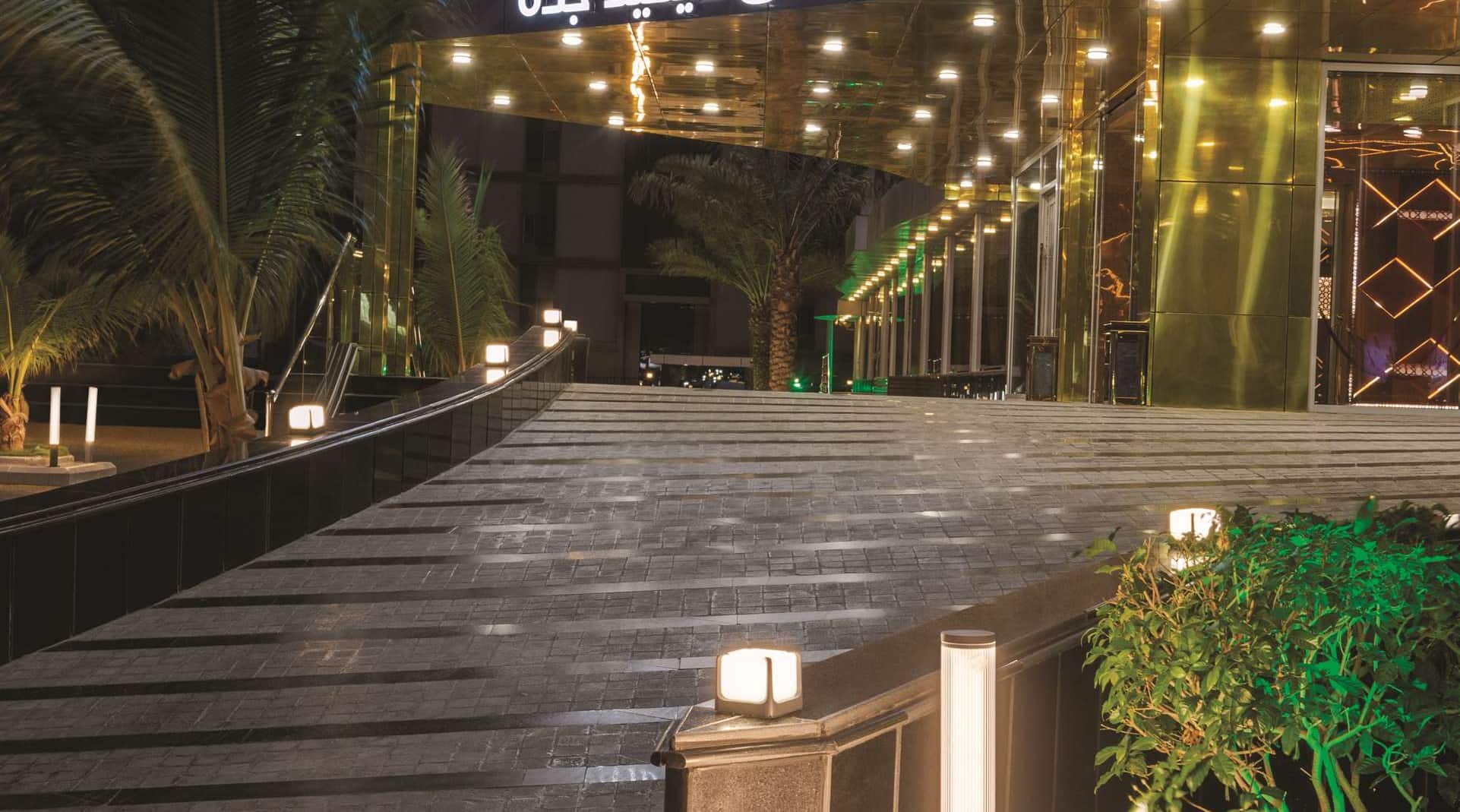 فندق فيفيد جدة، عضو في راديسون إندفيديوالز - الواجهة الخارجية