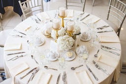 Disposition des tables de mariage