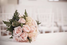 Mariages - Bouquet de fleurs roses