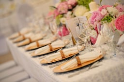 Weddings - Table Set up pink flowers